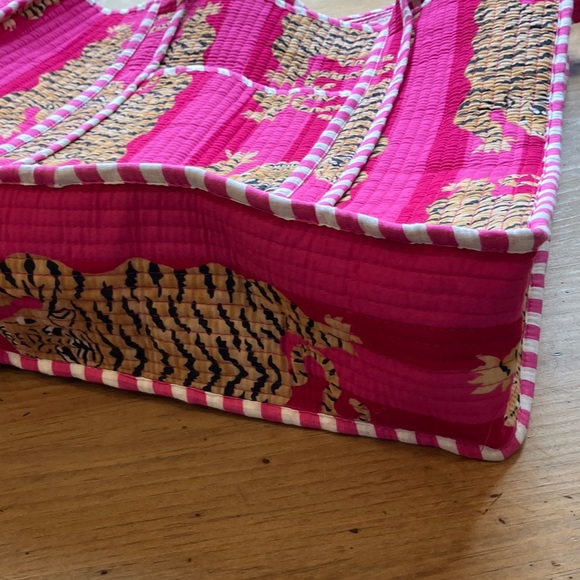 Pink Quilted Tiger Print Tote Bag - Picture 5 of 7